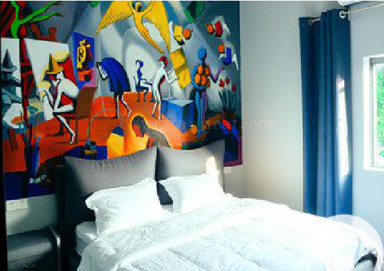 修水对于酒店的墙体彩绘而言更注重哪些方面？